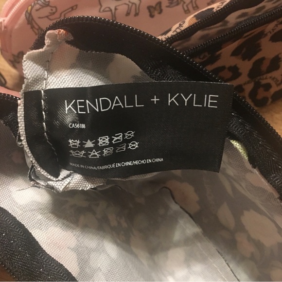🛑SOLD NWT Kendall + Kylie Set of 3 Multi Purpose Pouches with zipper closure. - Picture 7 of 8